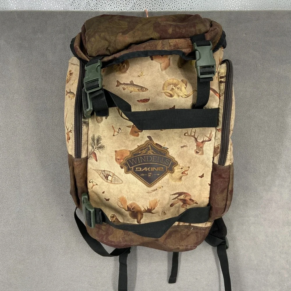Dakine Windells Unisex Multicolor Camo Wildlife Print Hiking Travel Backpack Bag